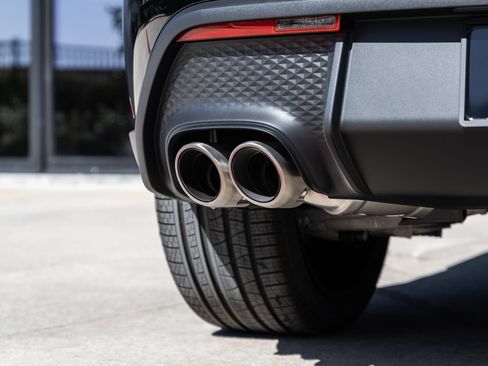 Certified 2026 Porsche Macan S AWD/4WD image 16