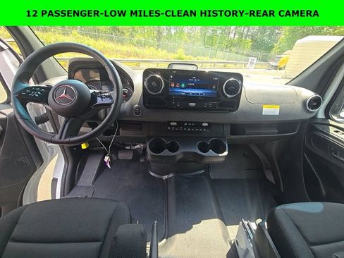 Used 2025 Mercedes-Benz Sprinter 2500 image 2