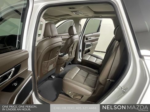 Used 2021 Kia Telluride SX w/ Towing Package FWD image 12