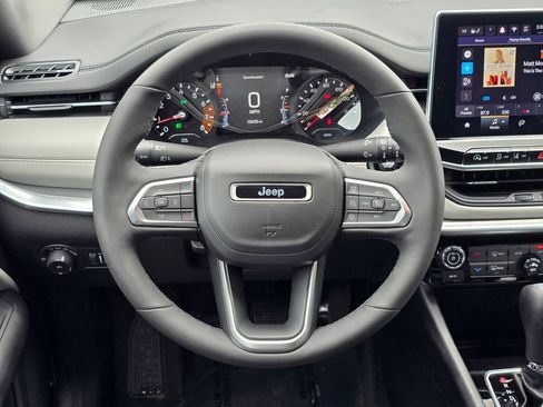 Used 2024 Jeep Compass Limited AWD/4WD image 8