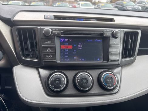 Used 2013 Toyota RAV4 LE image 23