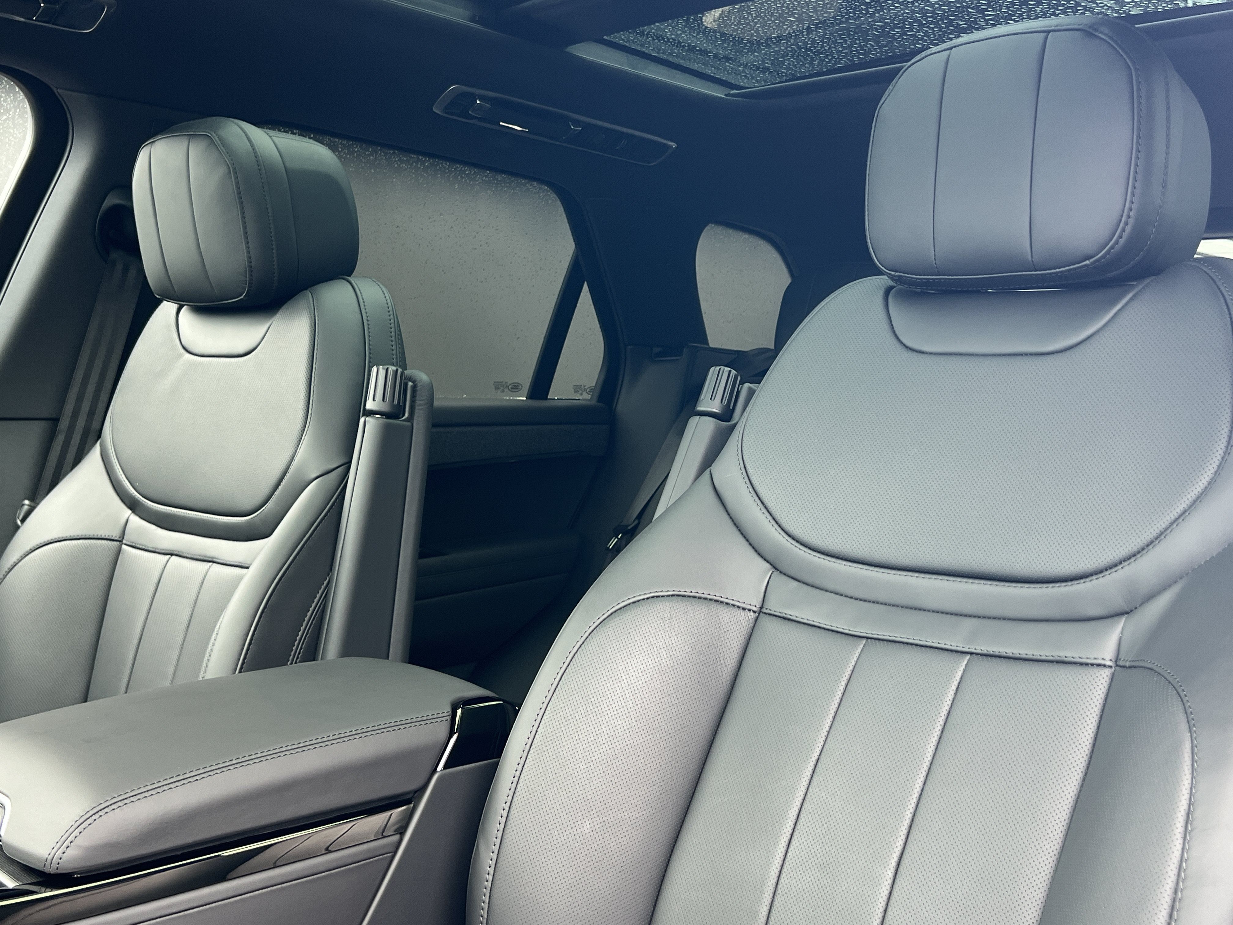 New 2025 Land Rover Range Rover Sport Dynamic SE AWD/4WD image 23