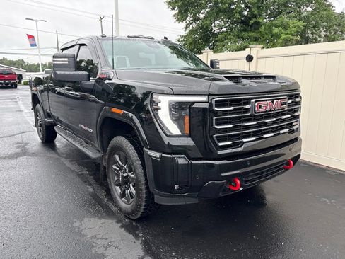 Used 2025 GMC Sierra 2500 AT4 w/ AT4 Premium Plus Package AWD/4WD image 2