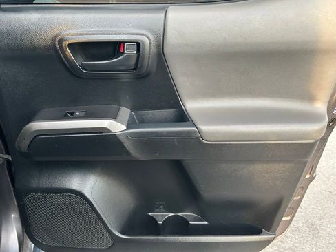 Used 2017 Toyota Tacoma SR5 w/ Tow Package image 27