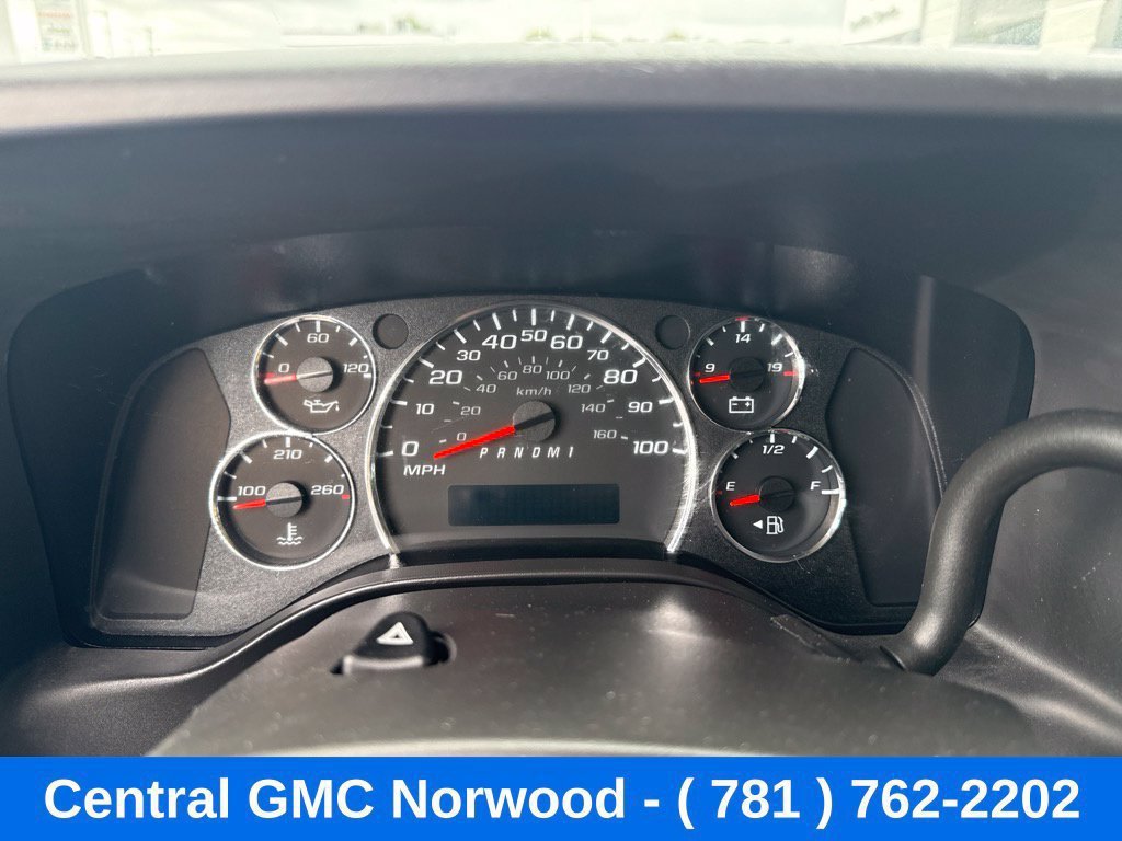 Used 2025 Chevrolet Express 2500 w/ Driver Convenience Package RWD image 21