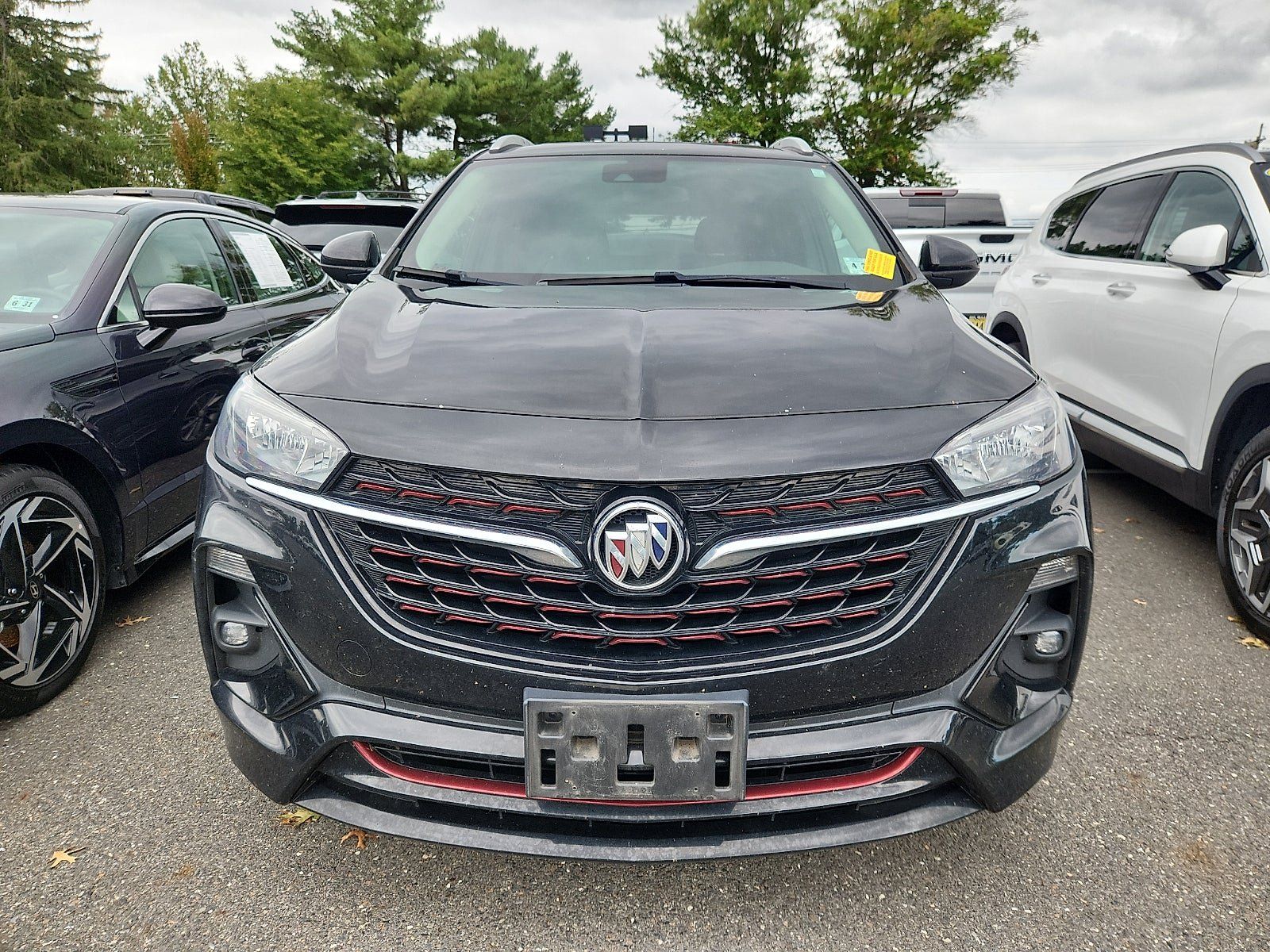 Used 2022 Buick Encore GX Select w/ Sport Touring Package FWD image 3