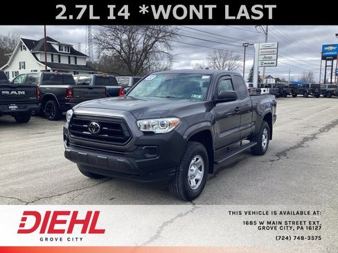 Used 2022 Toyota Tacoma SR image 3