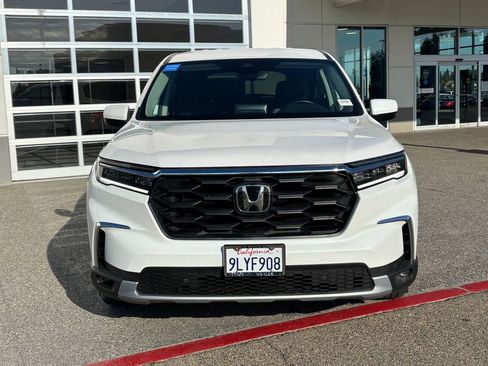 Used 2025 Honda Pilot EX-L image 2