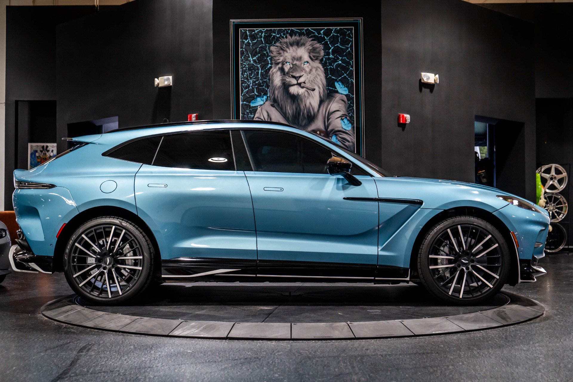 Used 2023 Aston Martin DBX 707 AWD/4WD image 8