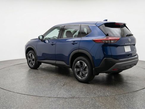 Used 2025 Nissan Rogue SV AWD/4WD image 6