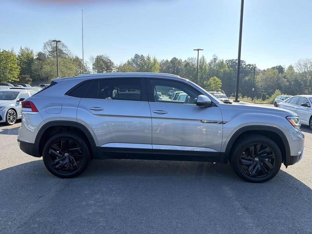 Used 2023 Volkswagen Atlas Cross Sport SE FWD image 6