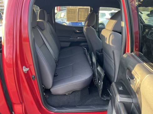 Used 2019 Toyota Tacoma TRD Off-Road image 20