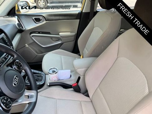 Used 2020 Kia Soul LX FWD image 4