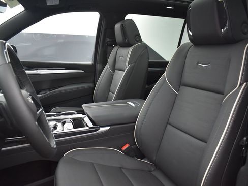 Certified 2026 Cadillac Escalade ESV Sport w/ LPO, ONYX Package AWD/4WD image 9
