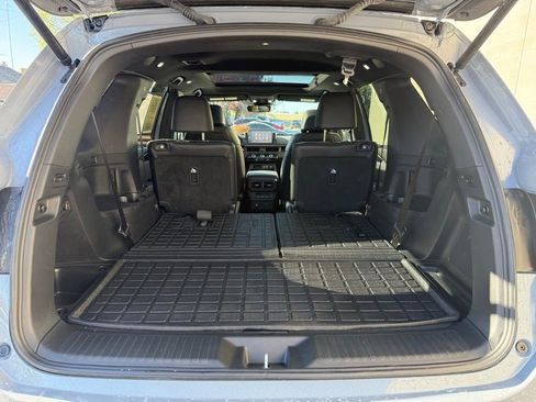 Used 2025 Honda Pilot Black Edition image 32