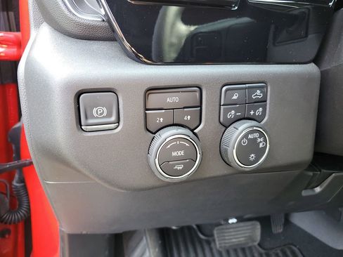 Used 2025 Chevrolet Silverado 1500 LT w/ Safety Package image 22