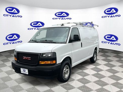 Used 2023 GMC Savana 2500 w/ Driver Convenience Package image 9