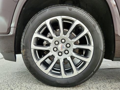 Used 2021 GMC Acadia Denali w/ Denali Ultimate Package AWD/4WD image 34