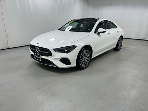 Used 2025 Mercedes-Benz CLA 250 4MATIC image 2