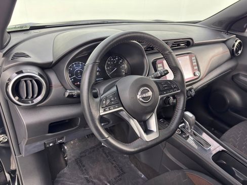 Used 2022 Nissan Kicks SR image 12