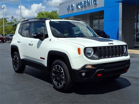 Used 2023 Jeep Renegade Trailhawk image 2