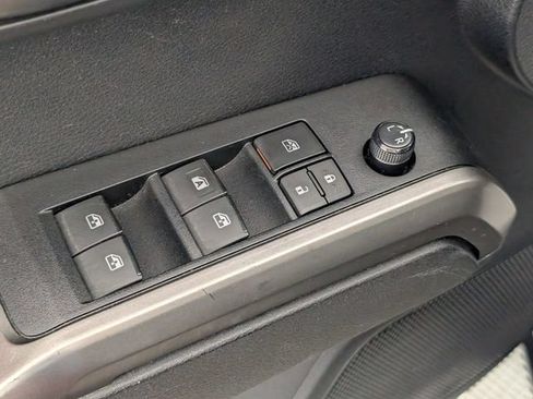 Used 2021 Toyota Tacoma SR5 RWD image 11