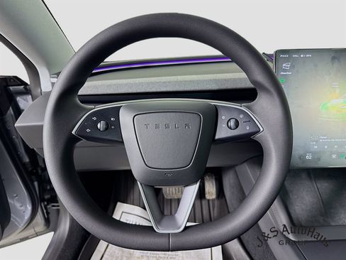 Used 2025 Tesla Model 3 Long Range image 12