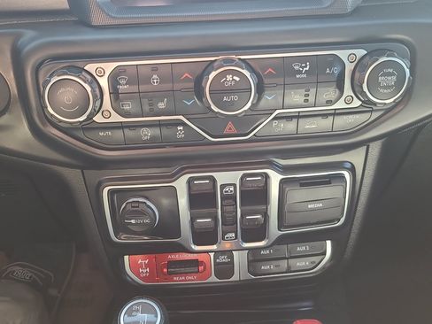Used 2020 Jeep Gladiator Mojave AWD/4WD image 22