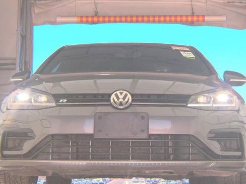 Used 2022 Volkswagen Golf R image 2