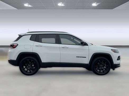 New 2026 Jeep Compass Latitude image 8