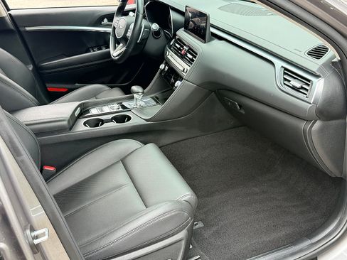 Used 2025 Genesis G70 2.5T AWD/4WD image 44