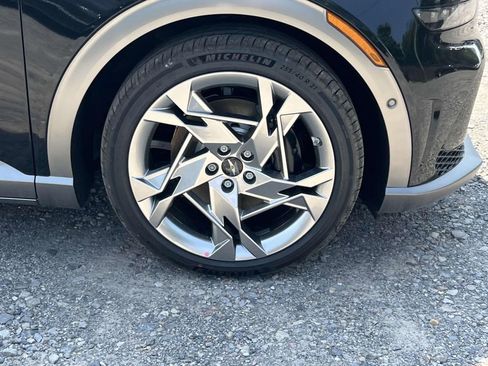 New 2025 Genesis GV60 Performance image 6