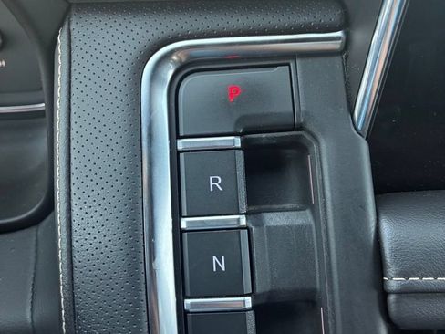 Used 2021 GMC Yukon XL SLT w/ SLT Premium Package RWD image 6
