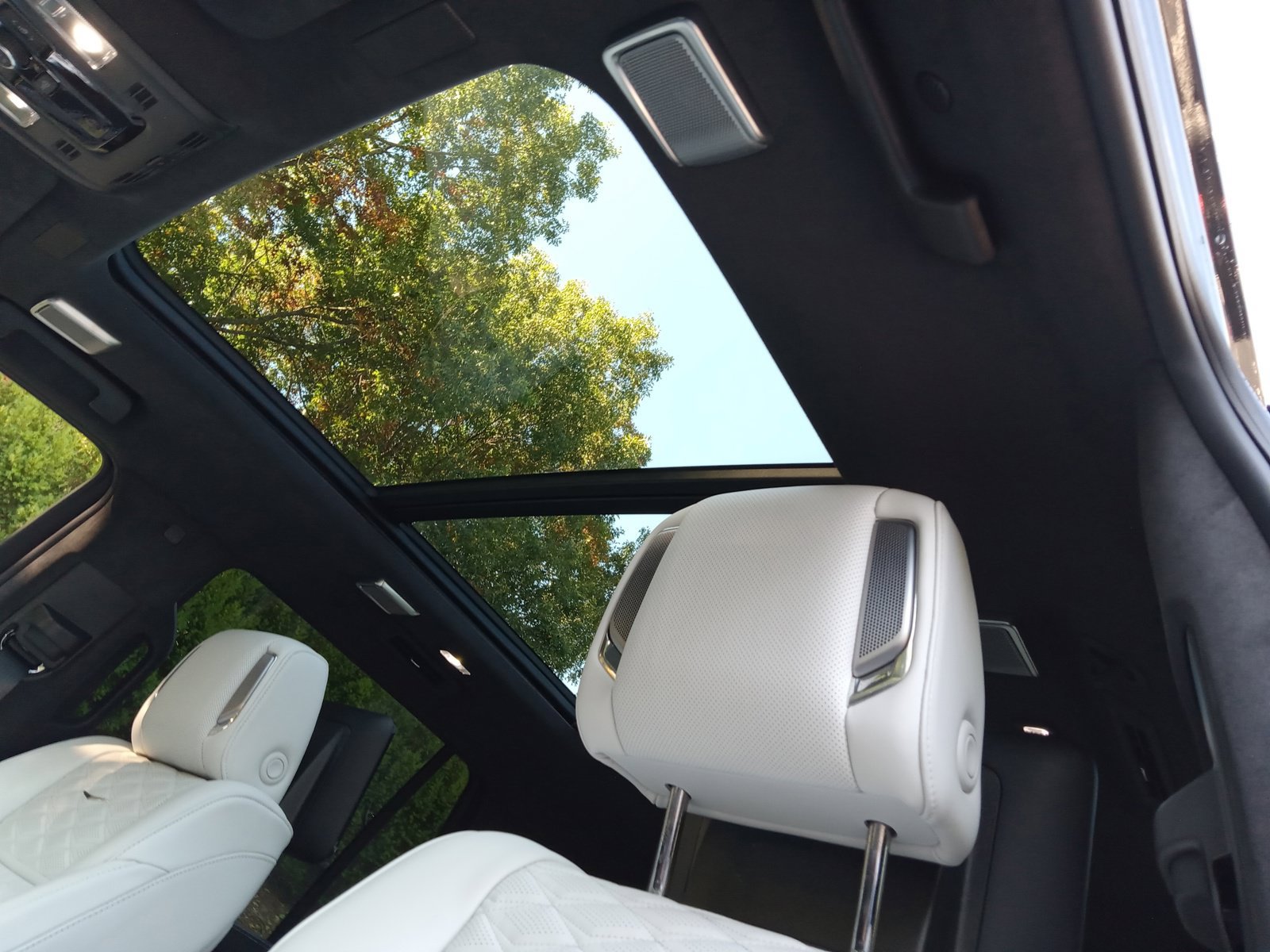 Used 2026 Cadillac Escalade Platinum Sport w/ LPO, ONYX Package AWD/4WD image 11