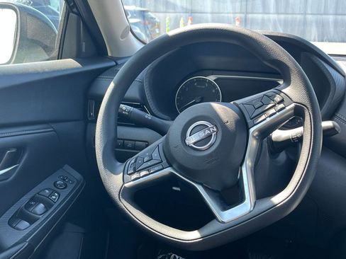 Used 2025 Nissan Sentra SV FWD image 27