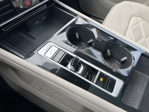 Certified 2025 Volkswagen Atlas SE w/ Panoramic Sunroof Package image 24