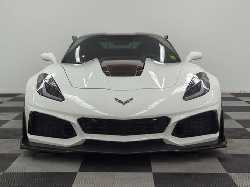 Used 2019 Chevrolet Corvette ZR1 RWD image 2