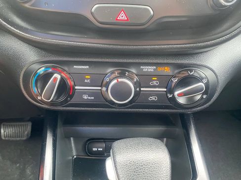 Used 2021 Kia Soul LX FWD image 21