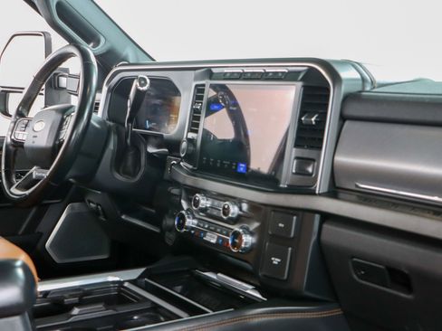 Used 2024 Ford F250 Platinum w/ FX4 Off-Road Package image 29