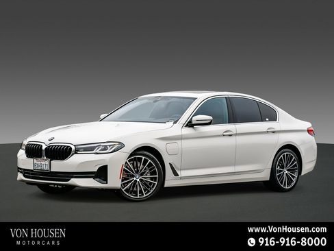 Used 2021 BMW 530e w/ Parking Assistance Package image 1