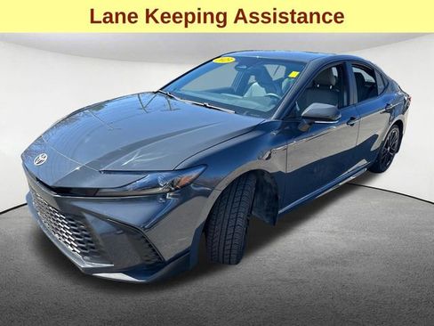 Used 2025 Toyota Camry SE FWD image 6