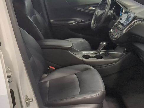 Used 2017 Chevrolet Malibu LT w/ Leather Package FWD image 27