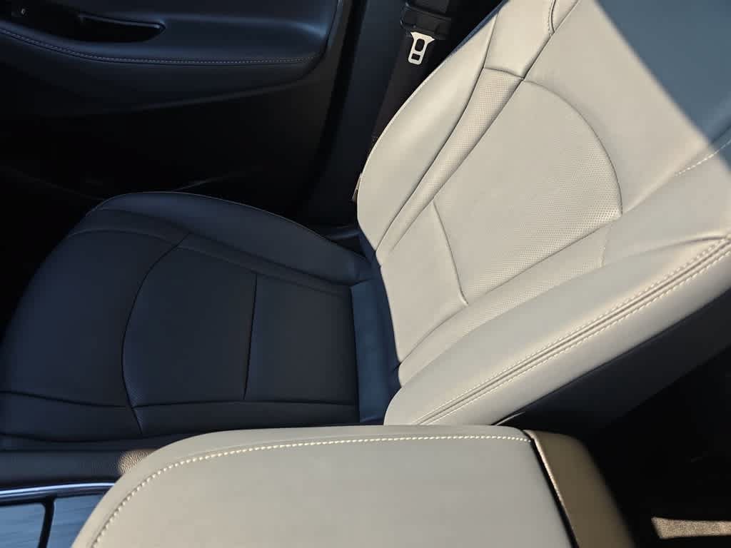 Used 2023 Buick Enclave Premium w/ Experience Buick Package FWD image 28