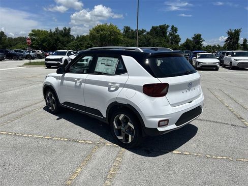 New 2025 Hyundai Venue Limited image 13