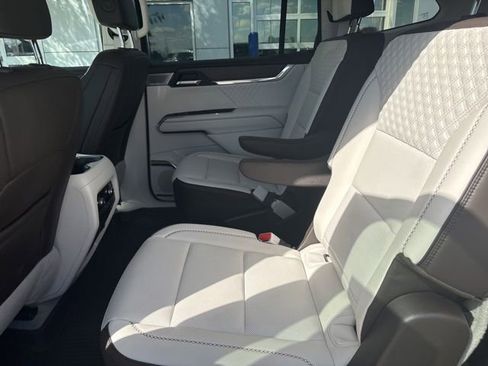 Used 2024 GMC Acadia Denali w/ Super Cruise Package image 14