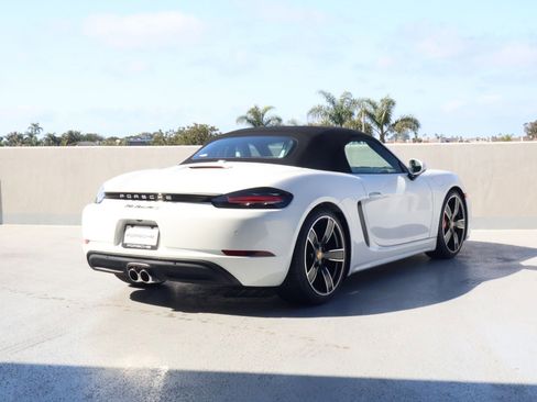 Certified 2025 Porsche 718 Boxster S RWD image 9
