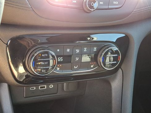 Used 2023 Buick Encore GX Essence w/ Experience Buick Package FWD image 16