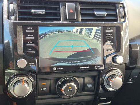 Used 2022 Toyota 4Runner TRD Off-Road Premium AWD/4WD image 26