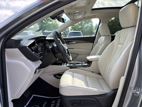 Used 2023 Buick Envision Avenir FWD image 11