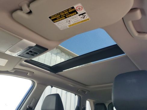 Used 2021 Nissan Rogue Platinum image 30